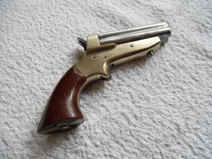 Fitxategi:Pistola. 4 tiro pepper box (Euscalduna 1870).jpg