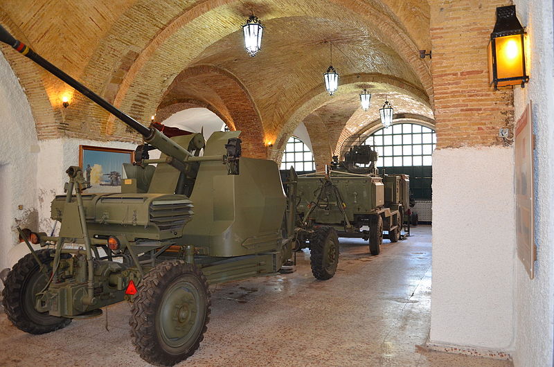 Fitxategi:SAPA. Bofors 40-70 (Cartagenako artilleria museoa).jpg