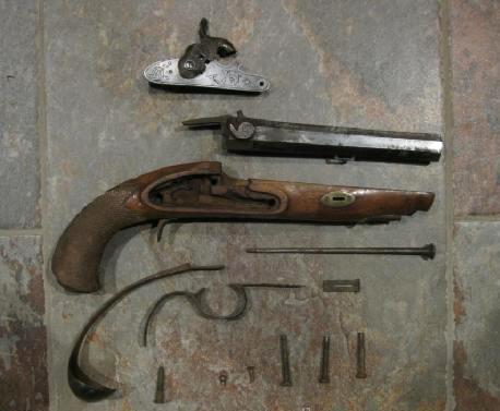 Fitxategi:Pistola. Pistoi giltza 03 (Aranguren 1844).jpg