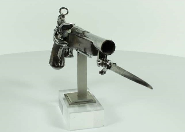 Fitxategi:Pistola baionetaduna. Suharri giltza 03 (Urquiola 1810).jpg