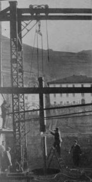Fitxategi:Fabrika zaharra. Barreno handia martxan (Nuevo Mundo 1912).jpg