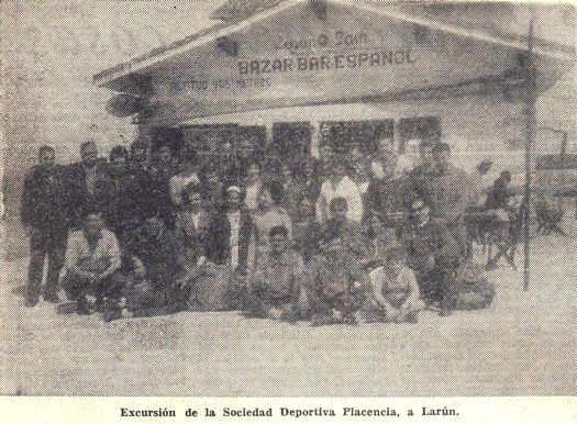 Fitxategi:Fiestas en Placencia de las Armas. SDP en Larun (Unidad 1967).jpg