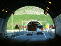 Fitxategi:Gallastegiko tunelak. Sarrera (Diario Vasco 2006).jpg