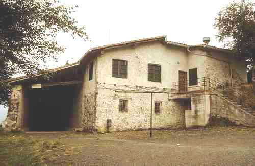 Fitxategi:San Andres ermita. Aterpea eta elkartea 03 (1991).jpg