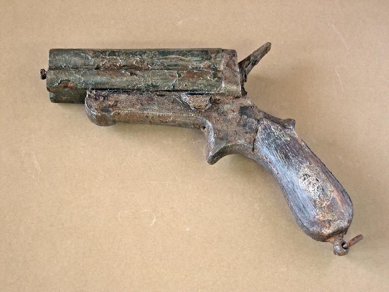 Fitxategi:Pistola. 4 tiro pepper box 02 (Guadalajarako museoa).jpg