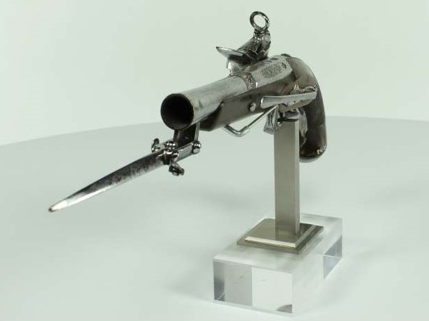 Fitxategi:Pistola baionetaduna. Suharri giltza 04 (Urquiola 1810).jpg