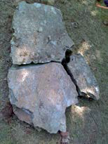 Fitxategi:Restauración del dolmen de Agarreburu. Gaineko harlauza.png