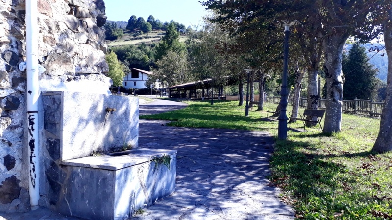 Fitxategi:San Andres ermita. Iturria (Oscar Pérez 2020).jpg