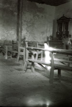 San Roke ermita. Barrukaldea 01. Aulkiak (Juan Carlos Astiazarán 1979).jpg