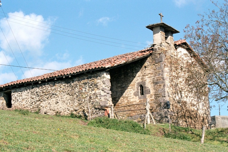 Fitxategi:San Esteban ermita. Ikuspegi orokorra 01 (Kontrargi 2002).jpg