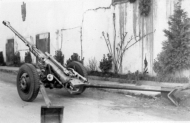 Fitxategi:SAPA. Tankeen kontrako 88-51 kainoia 01 (1950).jpg