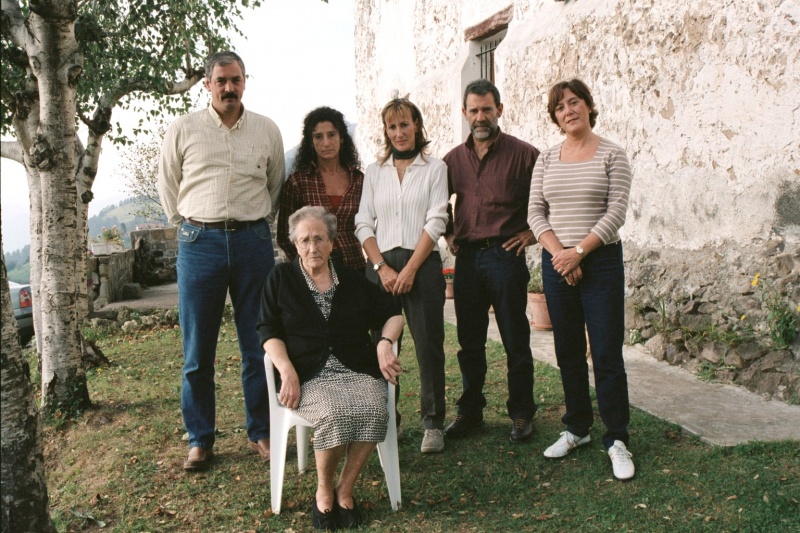 Fitxategi:Ipiñarrieta baserria. Familia 04 (Kontrargi 2002).jpg
