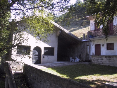 San Ignazio Elkartea. Ermita ondoan 01 (Kontrargi 2002).jpg