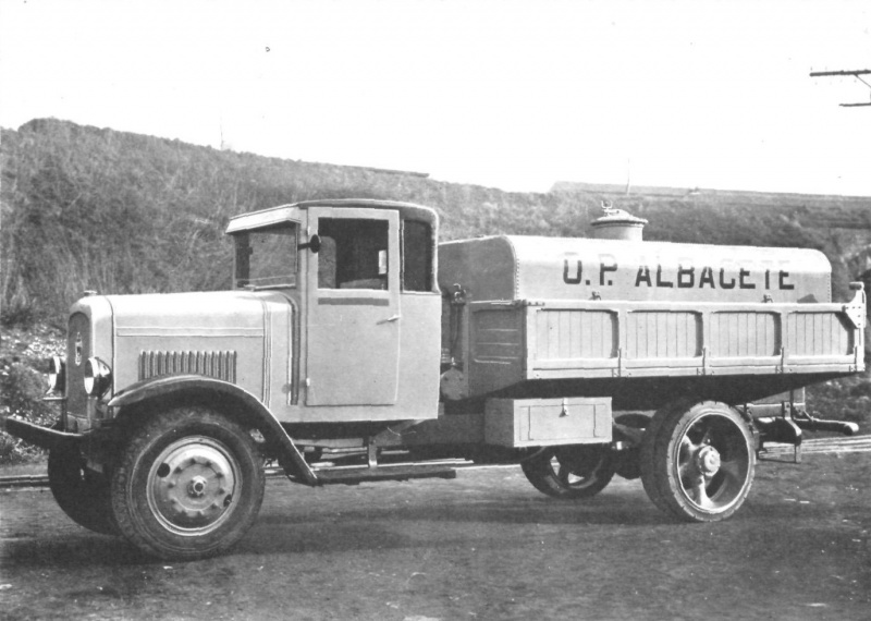 Fitxategi:PACL. Naval-SOMUA kamioi-tankea (1931).jpg