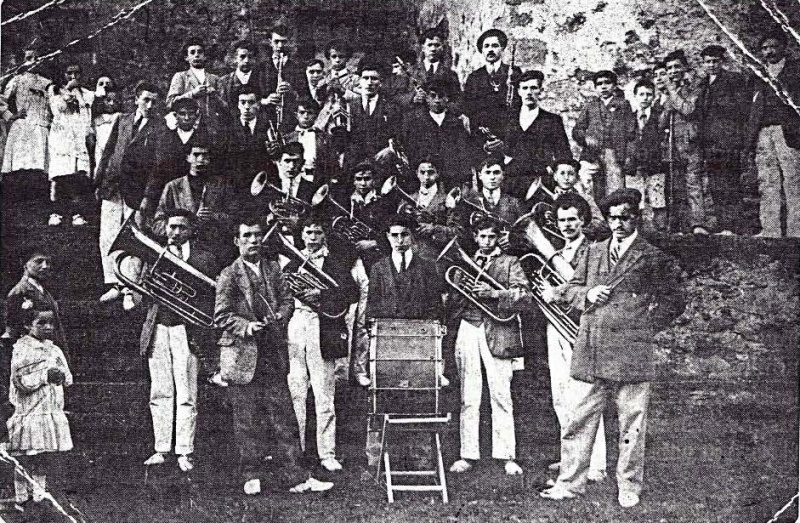 Fitxategi:San Ignacio musika banda 03. Ezozian (1915).jpg