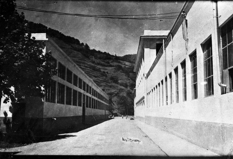 Fitxategi:Kañoi fabrika. Ikuspegi orokorra 05 (Indalecio Ojanguren 1935).jpg