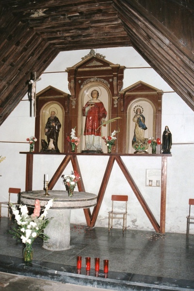Fitxategi:San Esteban ermita. Erretaula nagusia 01 (Kontrargi 2002).jpg