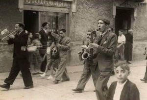 San Ignacio musika banda. Kalejira (1941).jpg