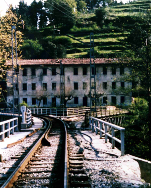 Maltzaga. Tren langileen etxeak (Murgoitio bilduma 1999).png