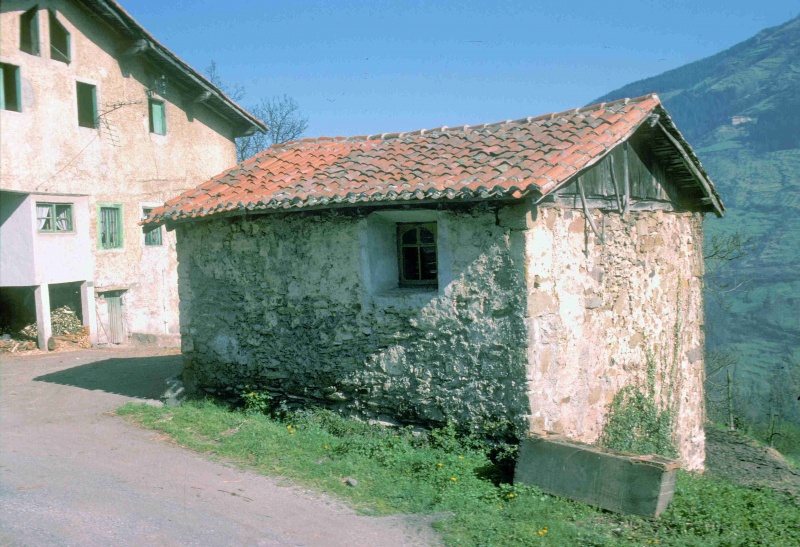 Fitxategi:Santa Ageda ermita. Ikuspegi orokorra 03 (Gure Gipuzkoa).jpg